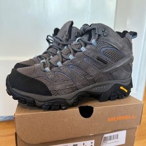 NIB Merrell Moab 2 Waterproof Hiking Boots size 6 - Vibram Soles, New in Box